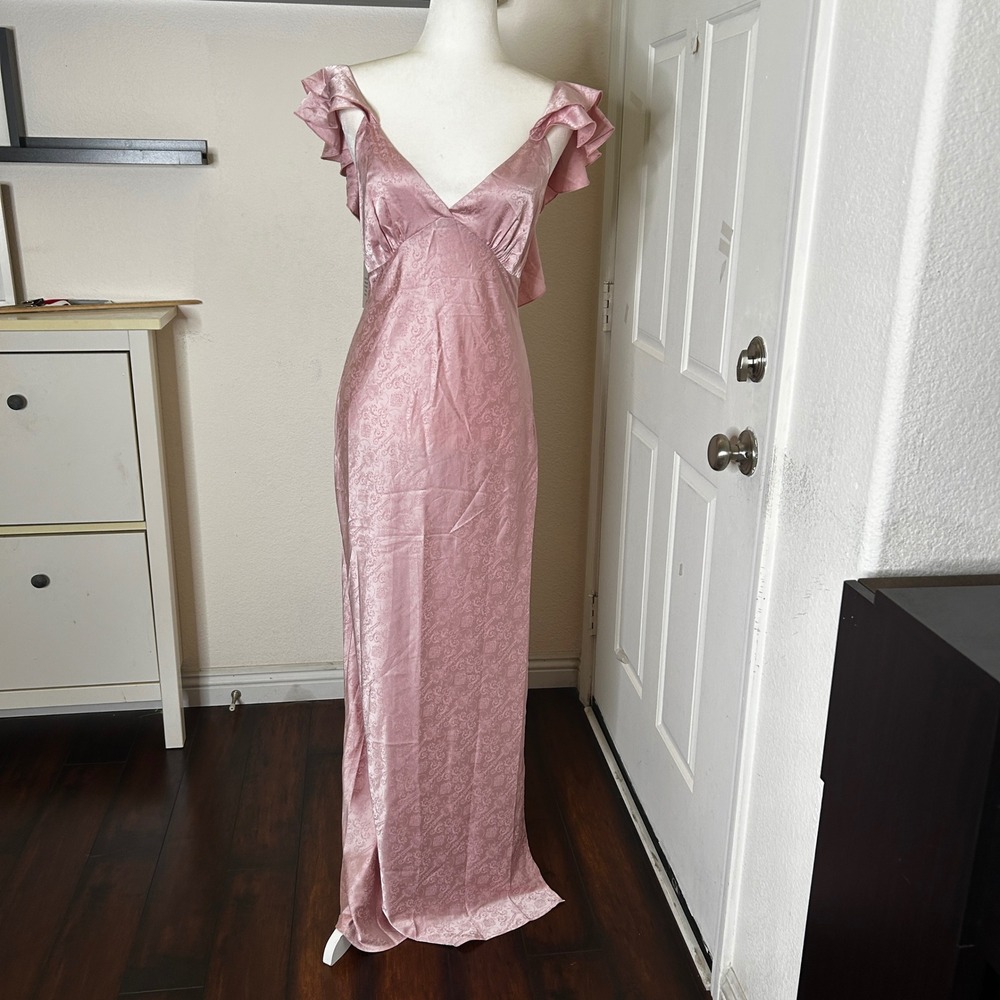 NWT More To Come Revolve Becky Ruffle Satin Jacquard Maxi Dress Dusty Pink Small - Picture 4 of 12